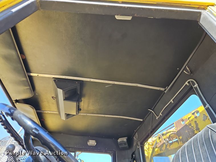 image for item DW2341 1981 FWD RB24-2381 dump truck