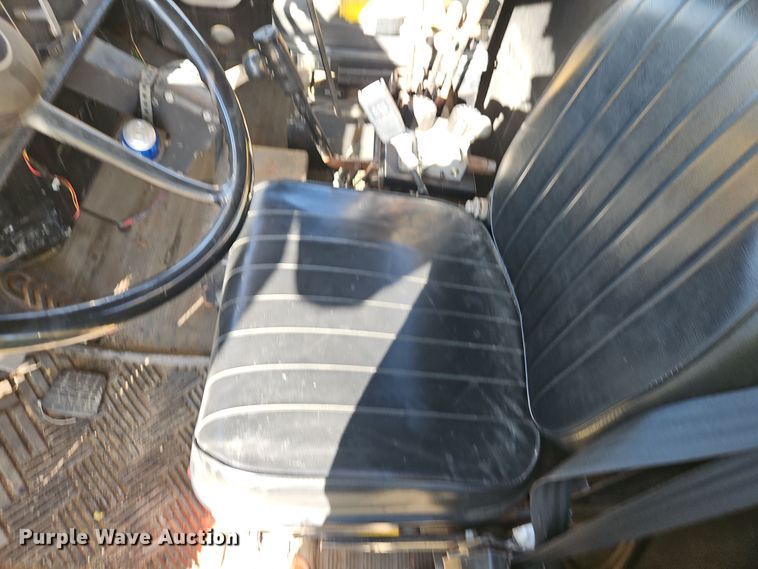 image for item DW2341 1981 FWD RB24-2381 dump truck