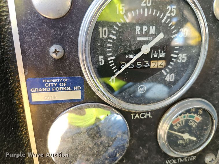 image for item DW2341 1981 FWD RB24-2381 dump truck