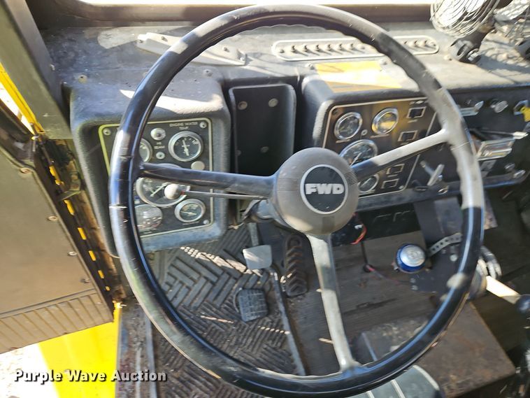 image for item DW2341 1981 FWD RB24-2381 dump truck