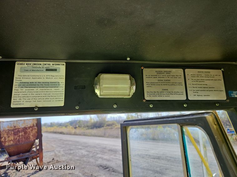 image for item DW2341 1981 FWD RB24-2381 dump truck