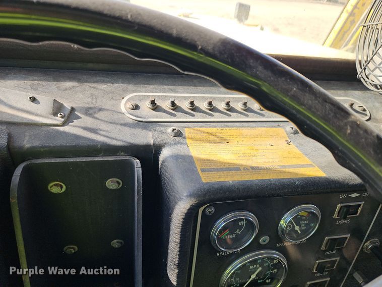 image for item DW2341 1981 FWD RB24-2381 dump truck