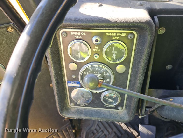 image for item DW2341 1981 FWD RB24-2381 dump truck