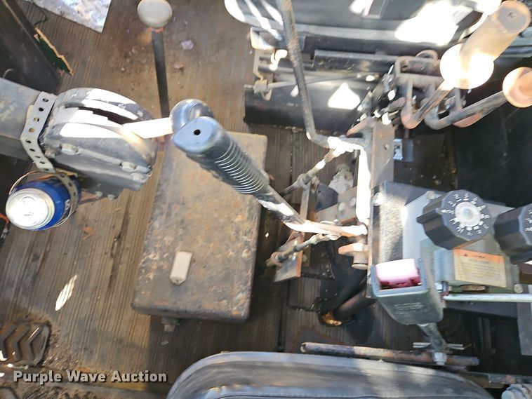 image for item DW2341 1981 FWD RB24-2381 dump truck