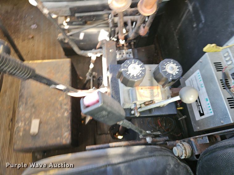 image for item DW2341 1981 FWD RB24-2381 dump truck