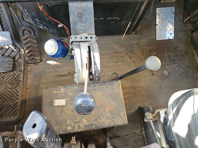 image for item DW2341 1981 FWD RB24-2381 dump truck