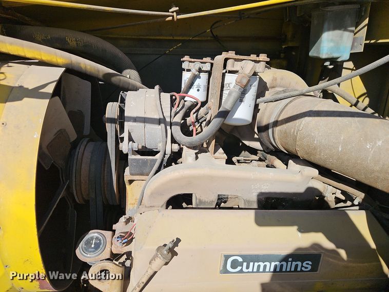 image for item DW2341 1981 FWD RB24-2381 dump truck