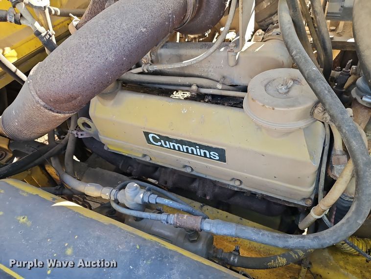 image for item DW2341 1981 FWD RB24-2381 dump truck