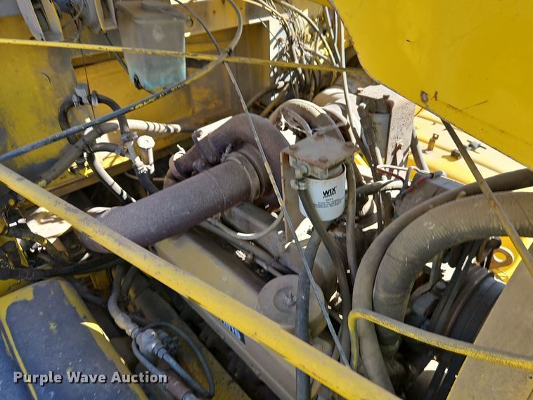 image for item DW2341 1981 FWD RB24-2381 dump truck