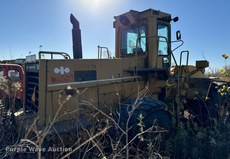 image for item DW2342 1987 Komatsu WA500-1 wheel loader