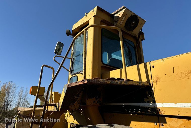 image for item DW2342 1987 Komatsu WA500-1 wheel loader