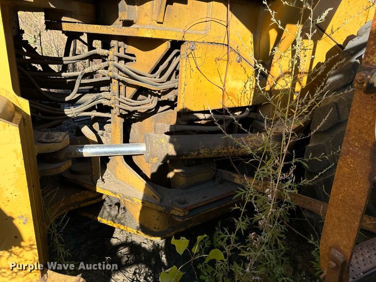 image for item DW2342 1987 Komatsu WA500-1 wheel loader