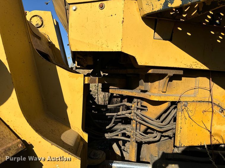 image for item DW2342 1987 Komatsu WA500-1 wheel loader