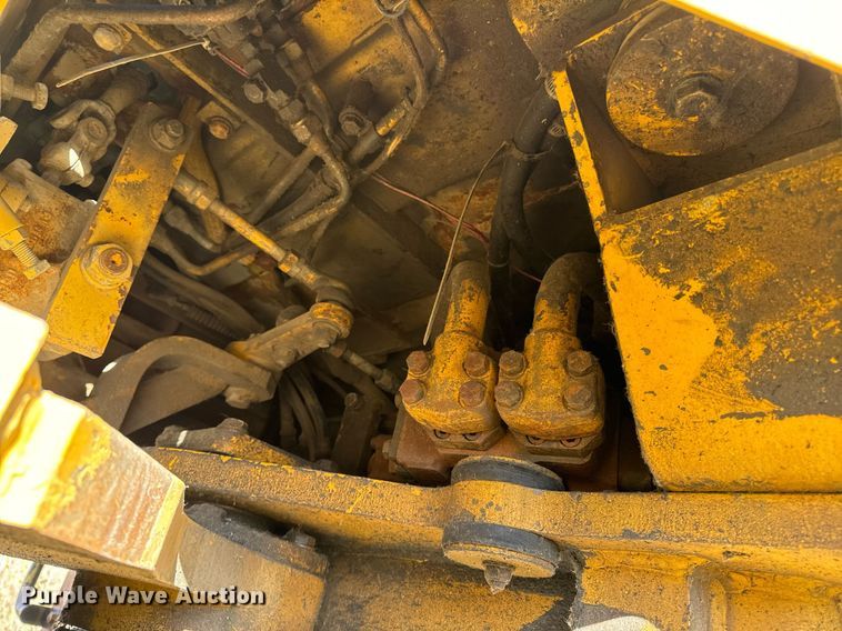 image for item DW2342 1987 Komatsu WA500-1 wheel loader