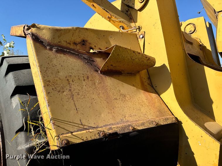 image for item DW2342 1987 Komatsu WA500-1 wheel loader