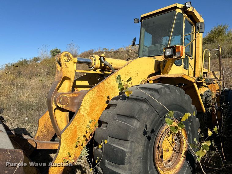 image for item DW2342 1987 Komatsu WA500-1 wheel loader