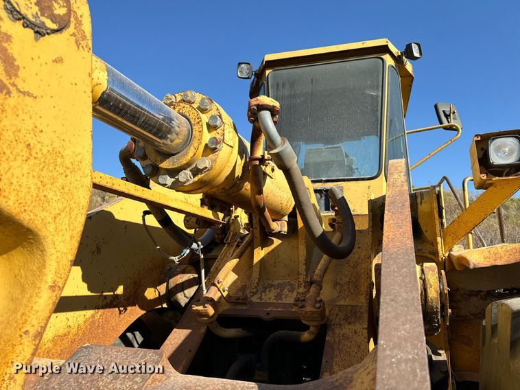 image for item DW2342 1987 Komatsu WA500-1 wheel loader