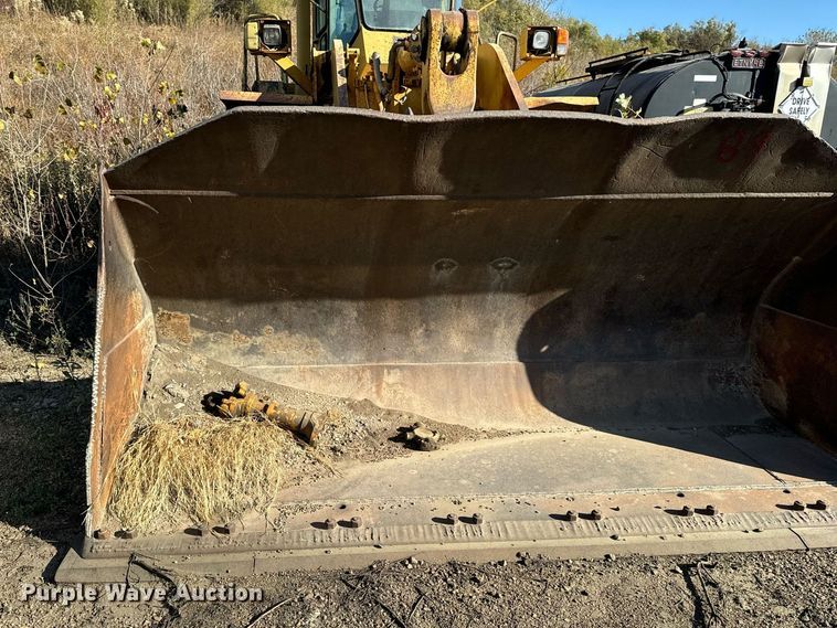 image for item DW2342 1987 Komatsu WA500-1 wheel loader