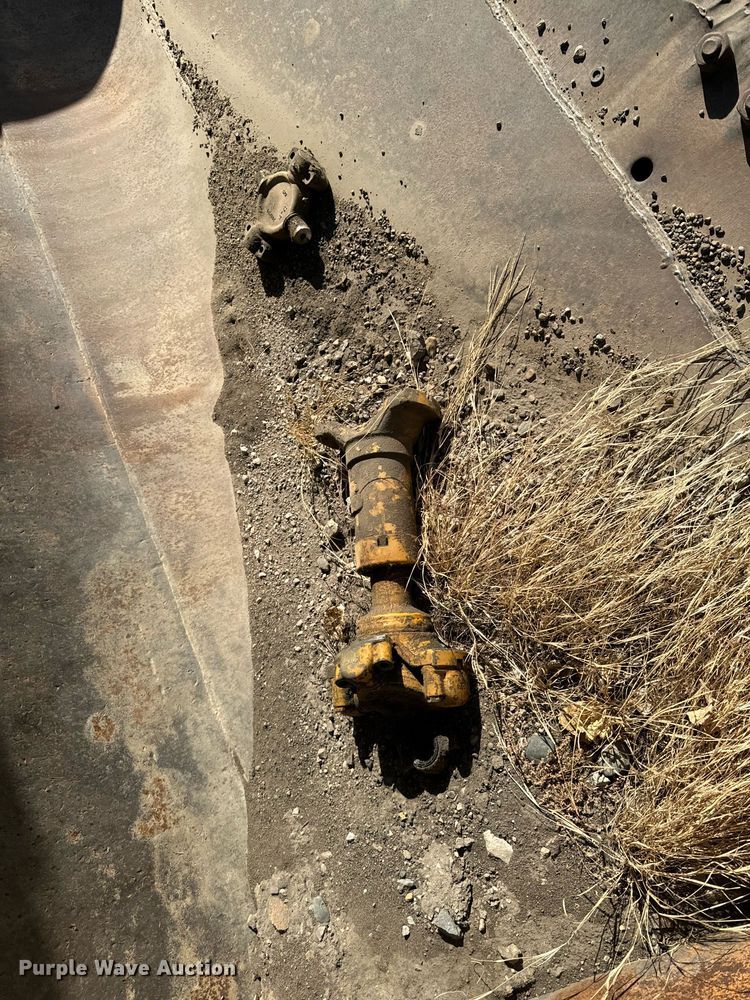 image for item DW2342 1987 Komatsu WA500-1 wheel loader