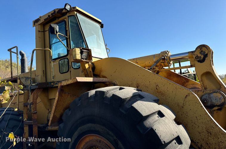image for item DW2342 1987 Komatsu WA500-1 wheel loader