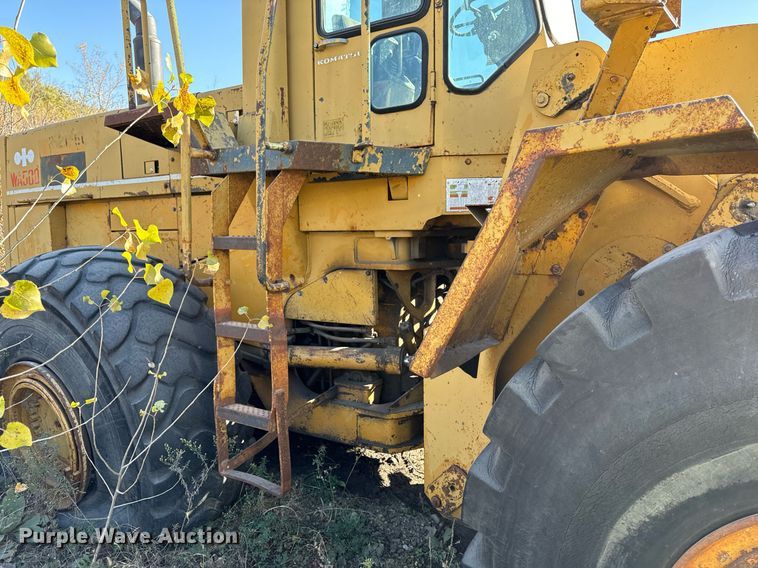 image for item DW2342 1987 Komatsu WA500-1 wheel loader