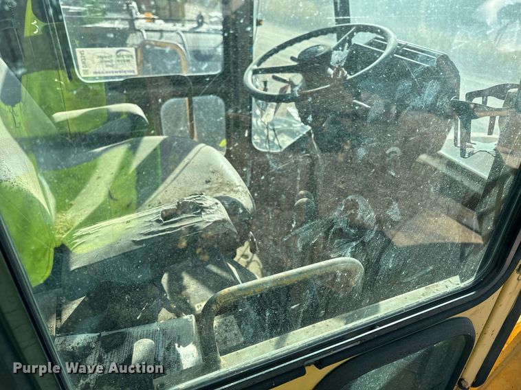 image for item DW2342 1987 Komatsu WA500-1 wheel loader