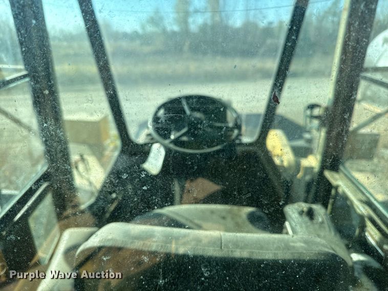 image for item DW2342 1987 Komatsu WA500-1 wheel loader