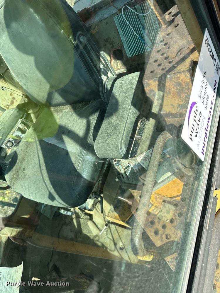 image for item DW2342 1987 Komatsu WA500-1 wheel loader