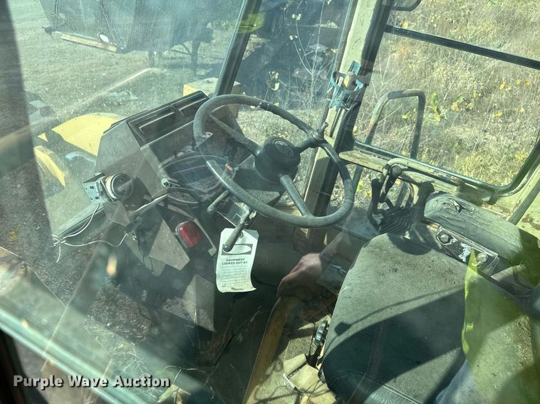 image for item DW2342 1987 Komatsu WA500-1 wheel loader