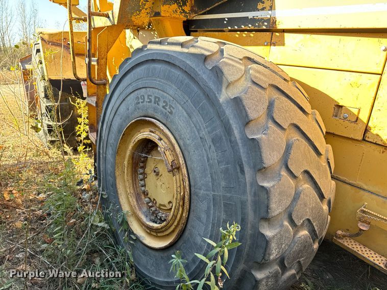 image for item DW2342 1987 Komatsu WA500-1 wheel loader