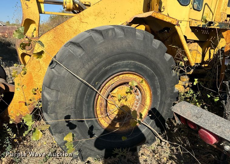 image for item DW2342 1987 Komatsu WA500-1 wheel loader