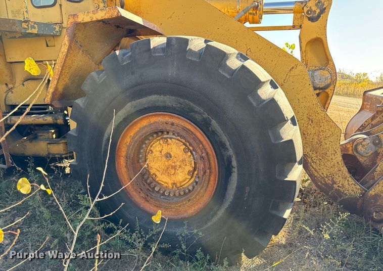 image for item DW2342 1987 Komatsu WA500-1 wheel loader