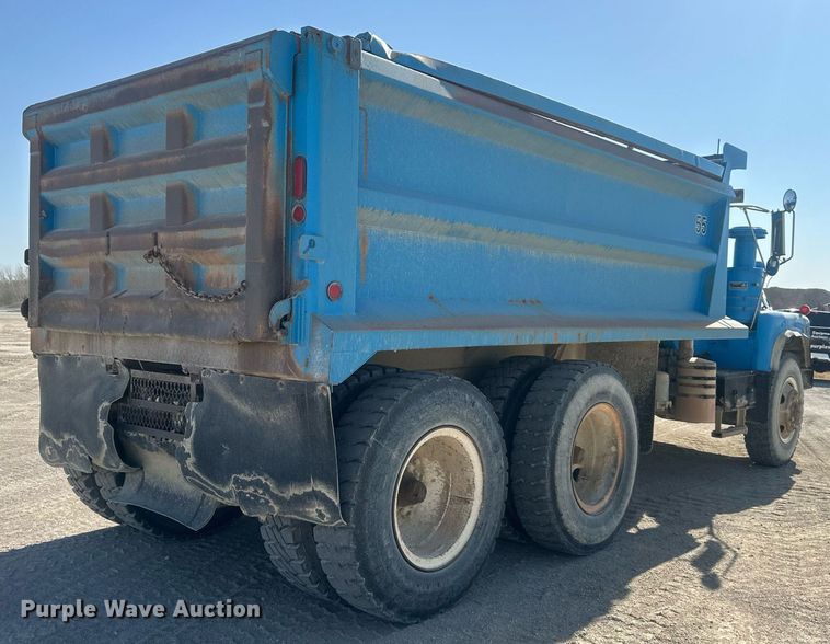 image for item DW2343 2003 Mack DMC688SX dump truck