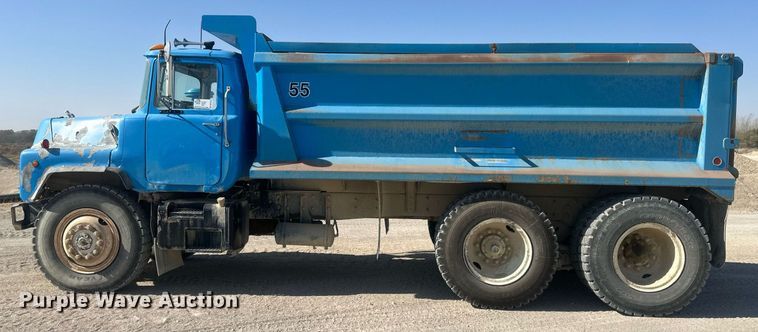 image for item DW2343 2003 Mack DMC688SX dump truck