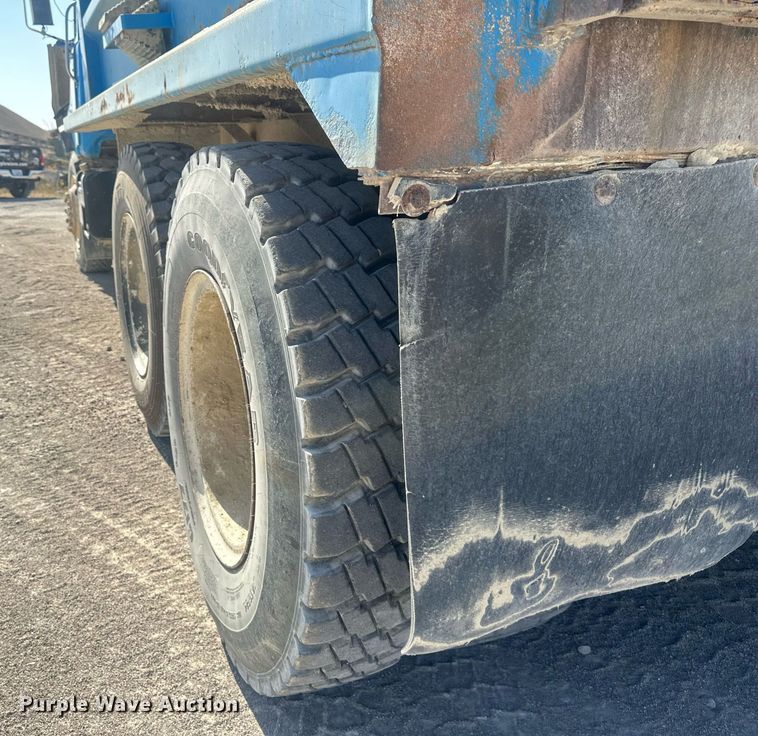 image for item DW2343 2003 Mack DMC688SX dump truck