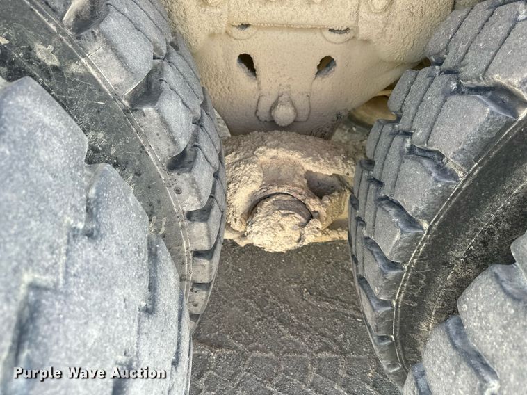 image for item DW2343 2003 Mack DMC688SX dump truck