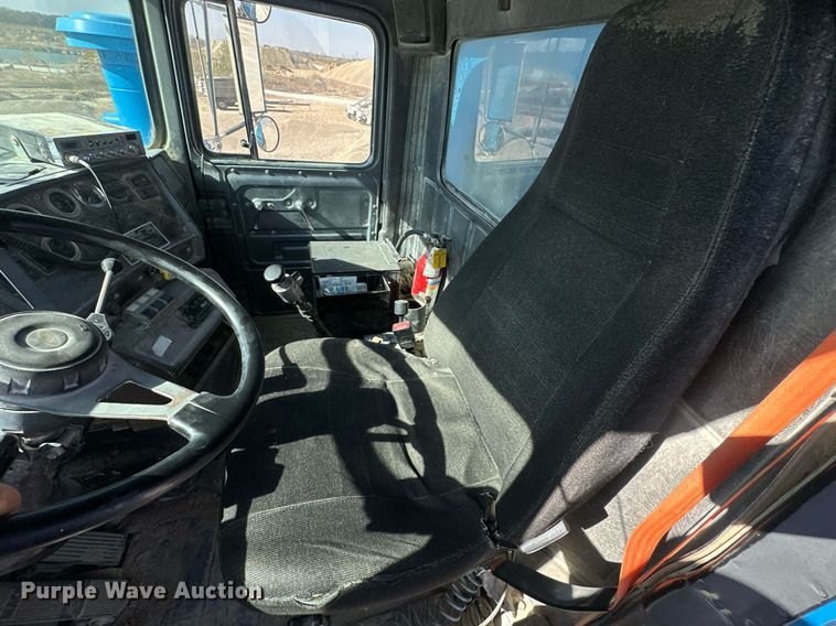 image for item DW2343 2003 Mack DMC688SX dump truck