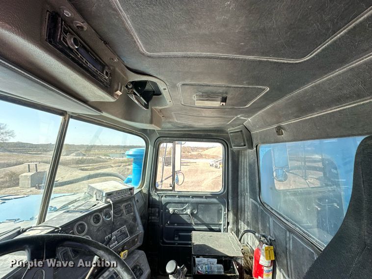 image for item DW2343 2003 Mack DMC688SX dump truck