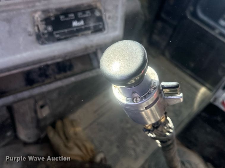 image for item DW2343 2003 Mack DMC688SX dump truck