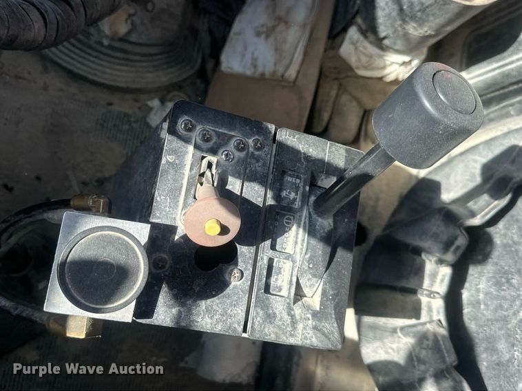 image for item DW2343 2003 Mack DMC688SX dump truck