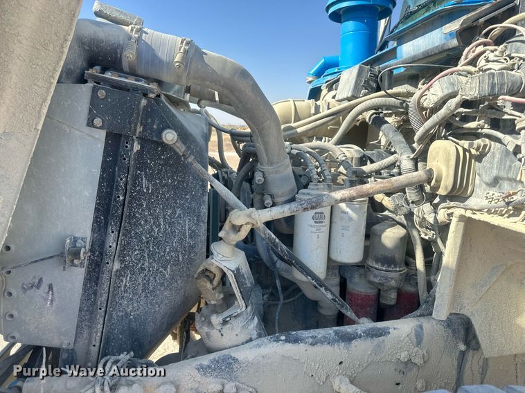 image for item DW2343 2003 Mack DMC688SX dump truck