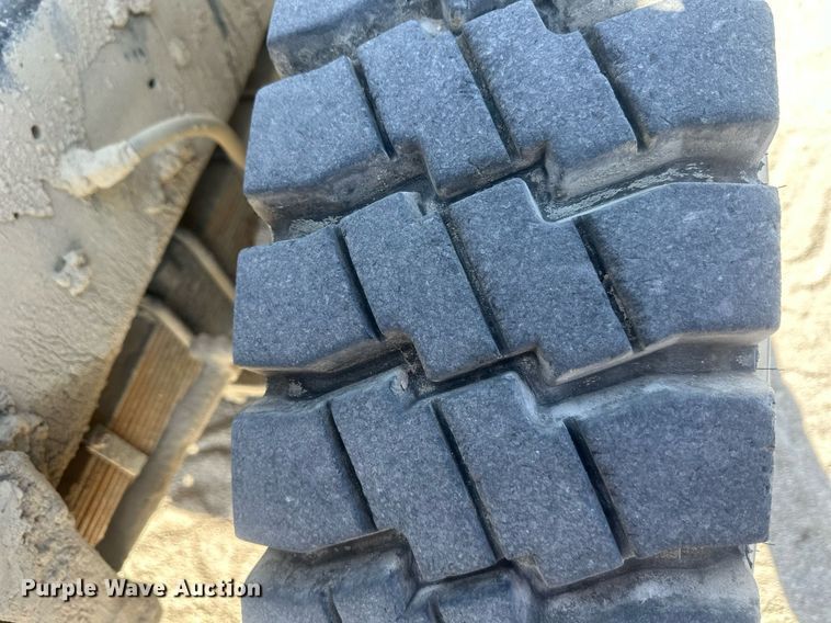 image for item DW2343 2003 Mack DMC688SX dump truck