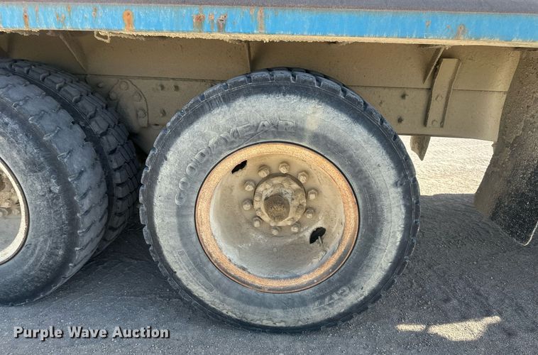 image for item DW2343 2003 Mack DMC688SX dump truck