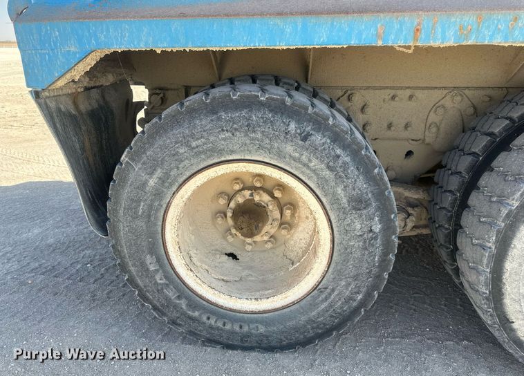 image for item DW2343 2003 Mack DMC688SX dump truck