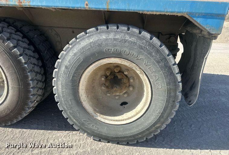 image for item DW2343 2003 Mack DMC688SX dump truck