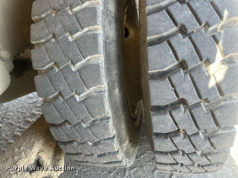 image for item DW2343 2003 Mack DMC688SX dump truck