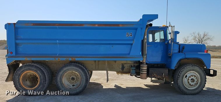 image for item DW2344 2003 Mack DM688SX dump truck