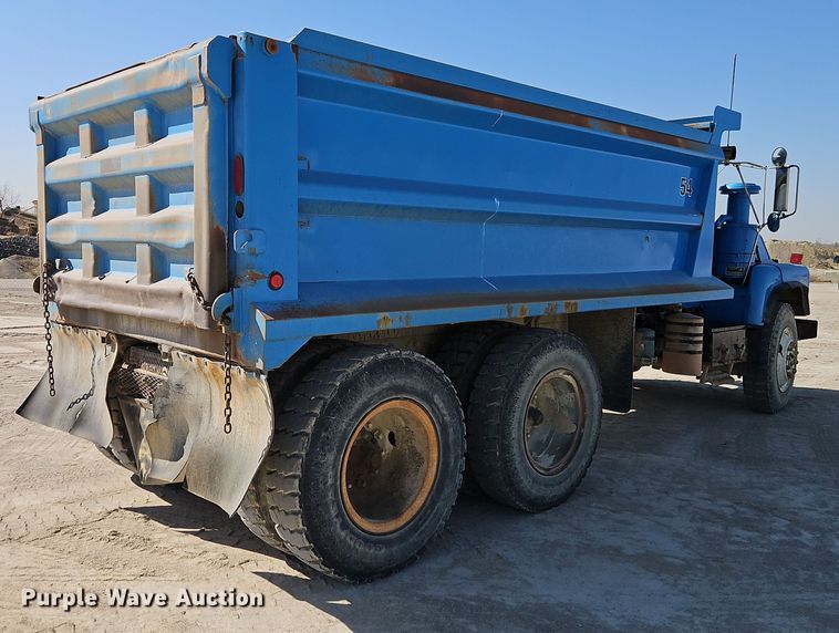 image for item DW2344 2003 Mack DM688SX dump truck