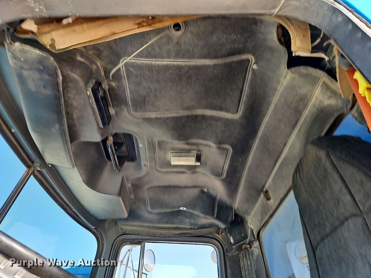 image for item DW2344 2003 Mack DM688SX dump truck