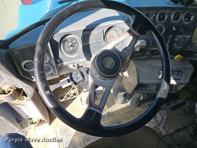 image for item DW2344 2003 Mack DM688SX dump truck